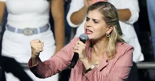 কোস্টারিকার নতুন প্রেসিডেন্ট ডানপন্থী রাজনীতি বিজ্ঞানী লরা ফার্নান্দেজ